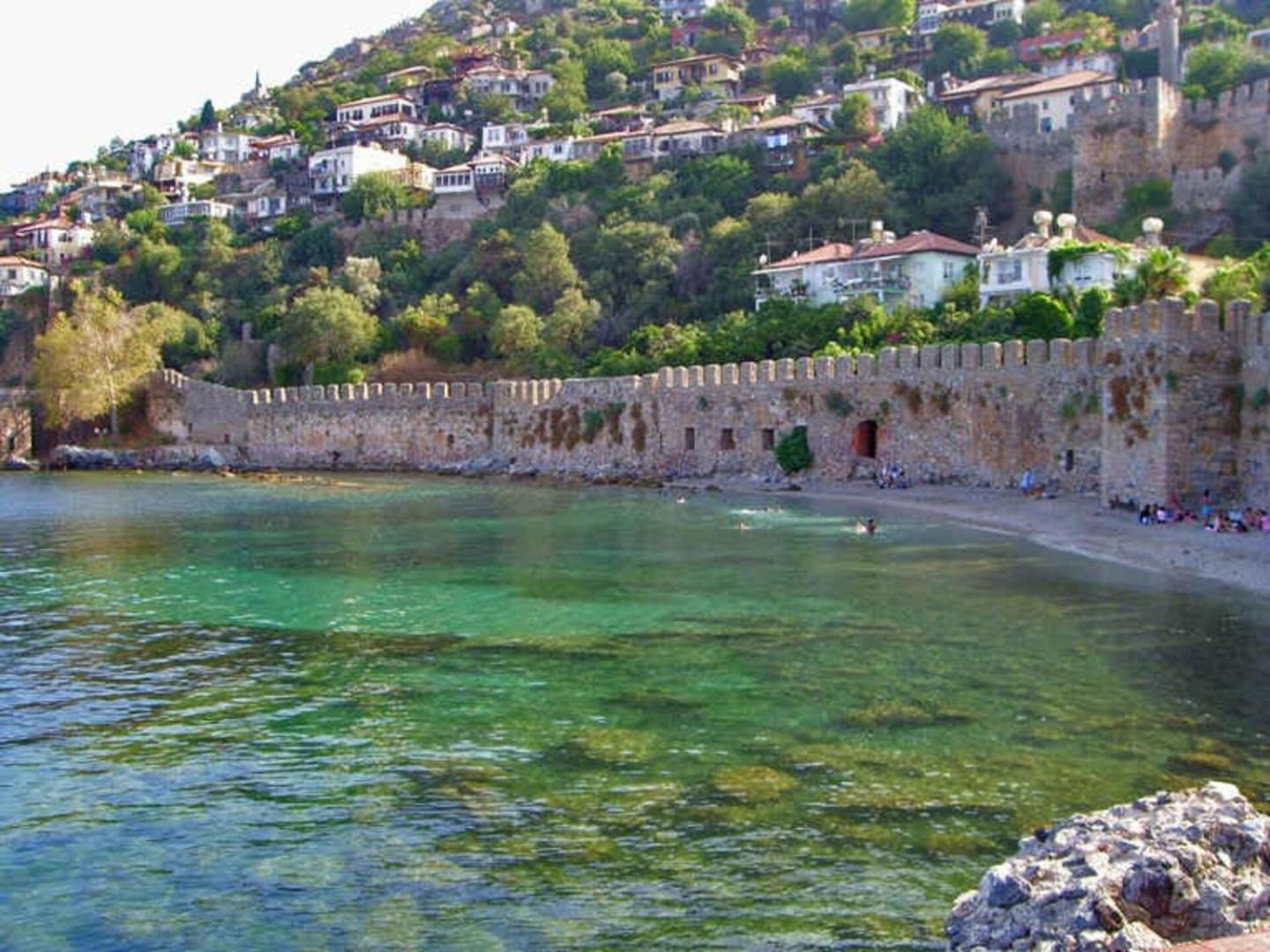 Panoramic With A Pool Tatil Evi Alanya