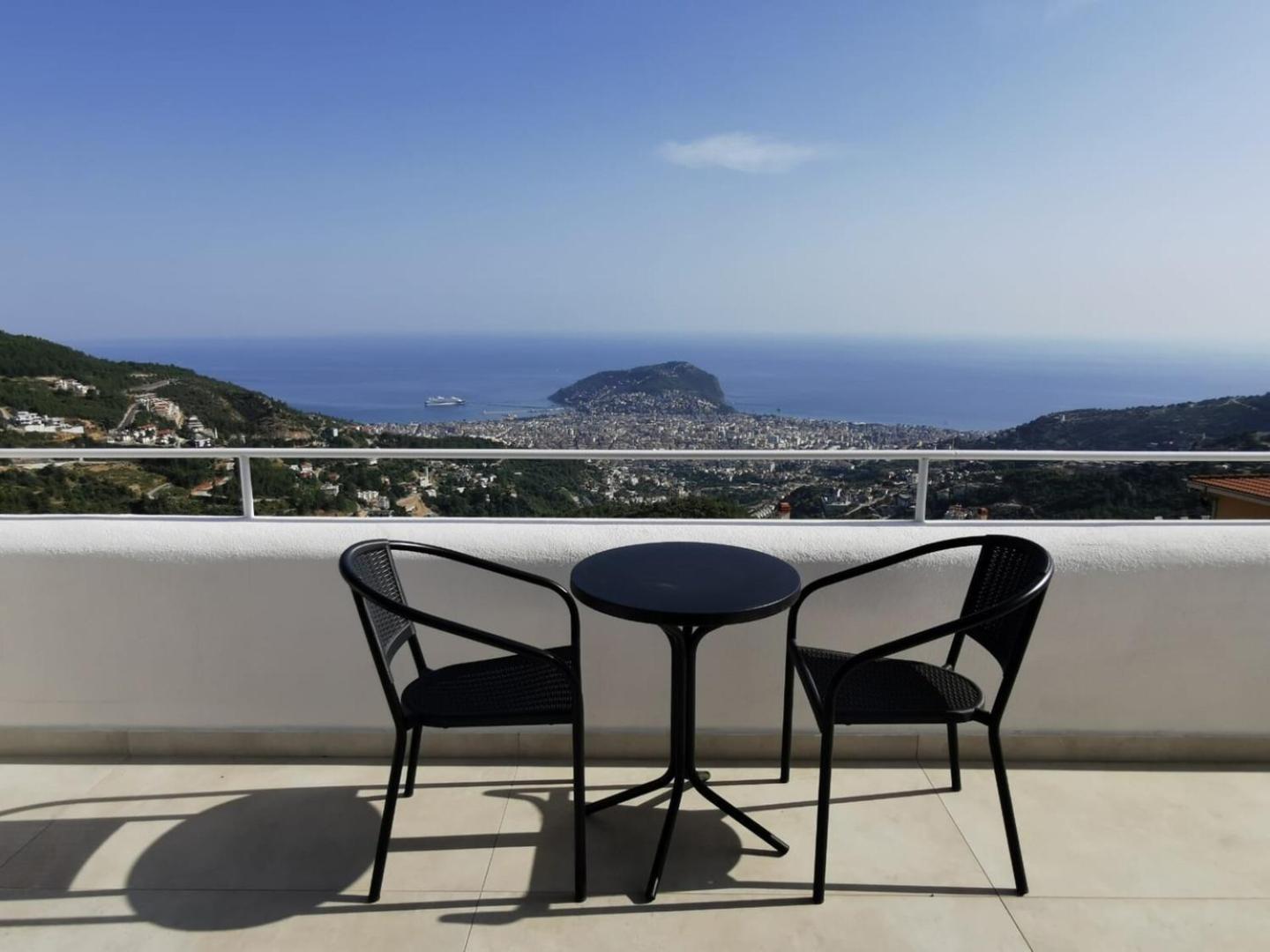 Panoramic With A Pool Tatil Evi *
