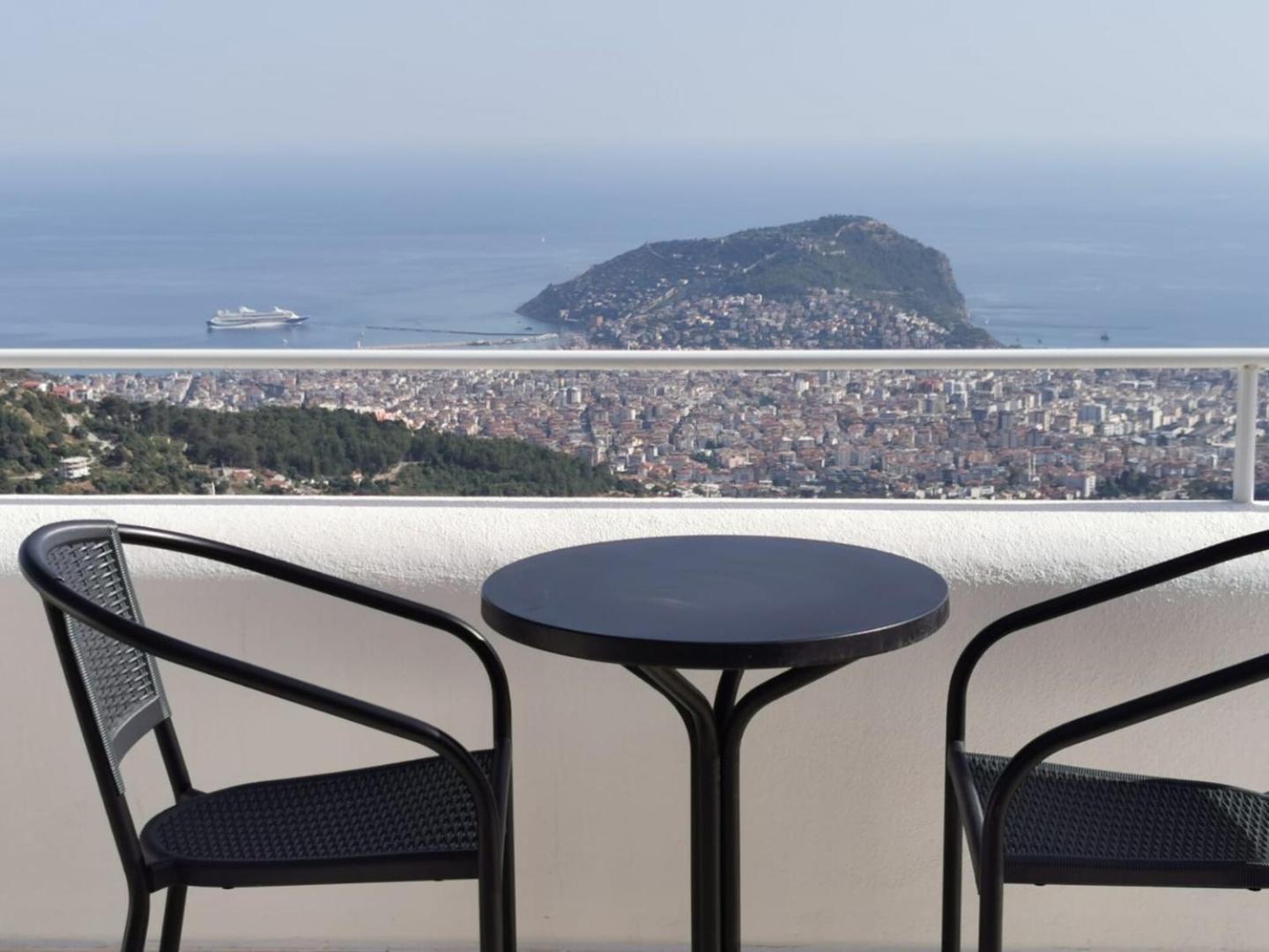 Panoramic With A Pool Tatil Evi