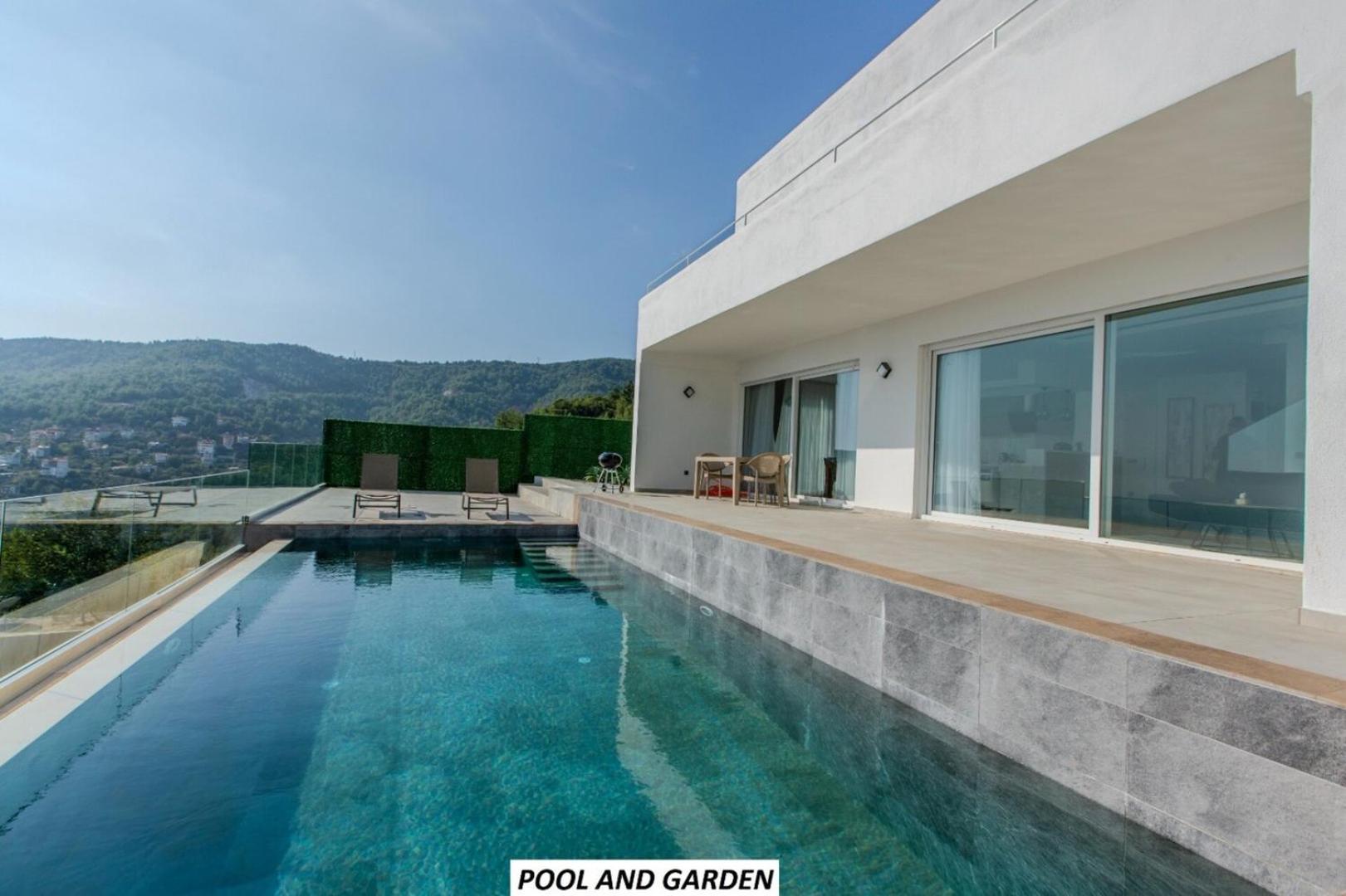 Tatil Evi Panoramic With A Pool *